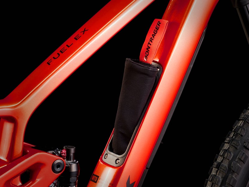 Trek Fuel EX 9.8 XT Gen 6 t&auml;ysjoustomaastopy&ouml;r&auml;