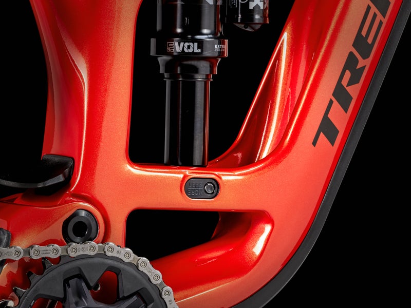 Trek Fuel EX 9.8 XT Gen 6 t&auml;ysjoustomaastopy&ouml;r&auml;