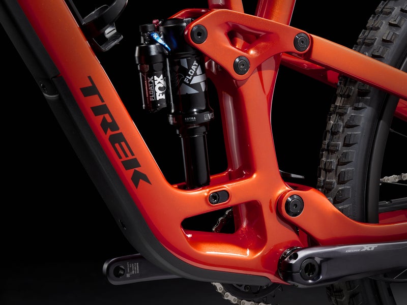 Trek Fuel EX 9.8 XT Gen 6 t&auml;ysjoustomaastopy&ouml;r&auml;