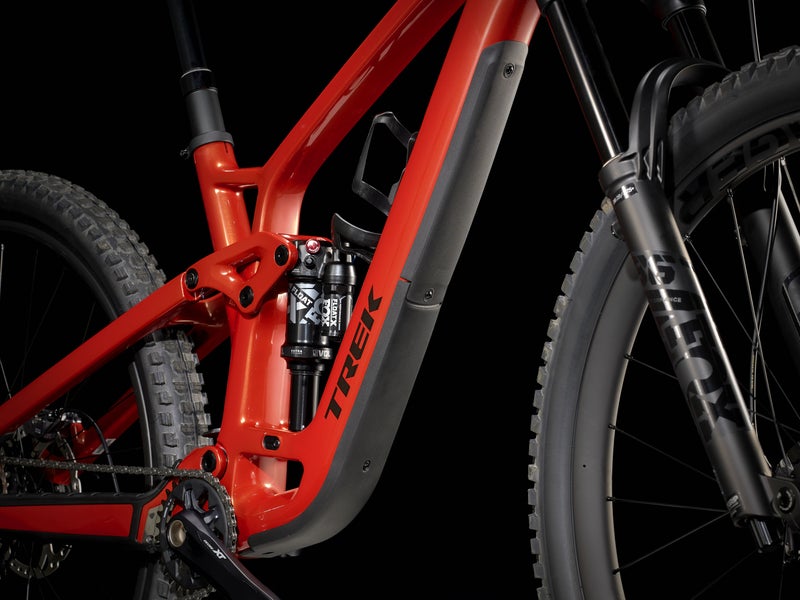 Trek Fuel EX 9.8 XT Gen 6 t&auml;ysjoustomaastopy&ouml;r&auml;