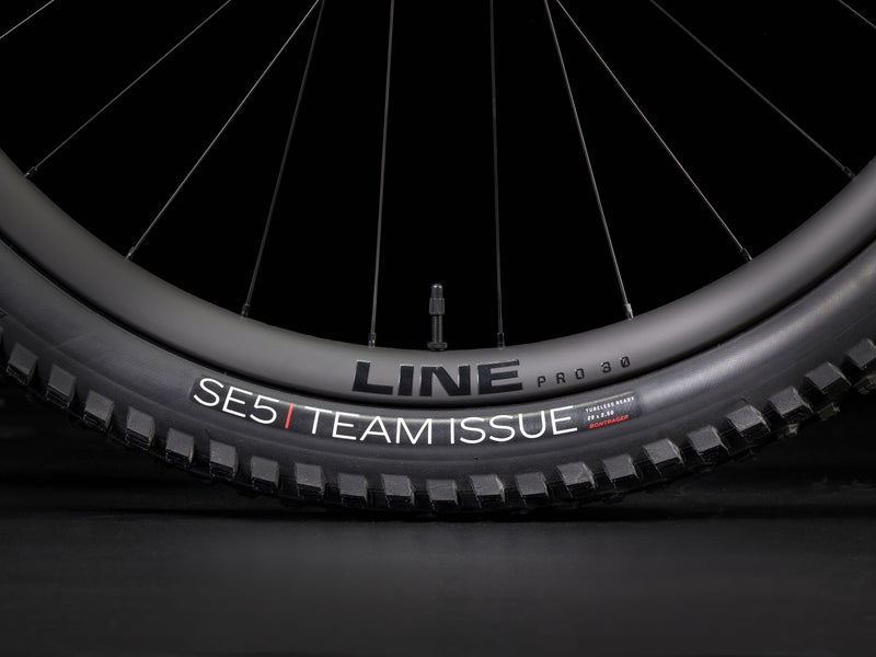 Trek Fuel EX 9.9 XX AXS T-Type Gen 6 t&auml;ysjoustomaastopy&ouml;r&auml;