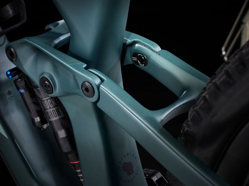 Trek Slash 9.8 XT Gen 5 t&auml;ysjousto maastopy&ouml;r&auml;