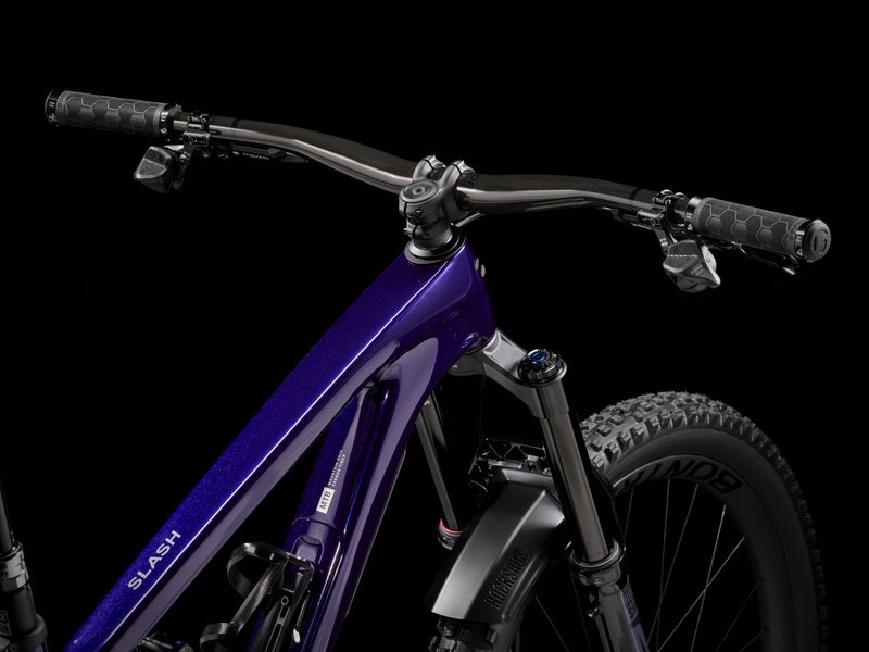 Trek Slash 9.9 X0 AXS T-Type Gen 6 t&auml;ysjousto maastopy&ouml;r&auml;