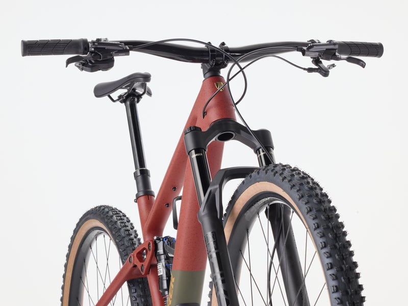 Trek Top Fuel 9.8 XT Di2 Gen 4 t&auml;ysjousto maastopy&ouml;r&auml;