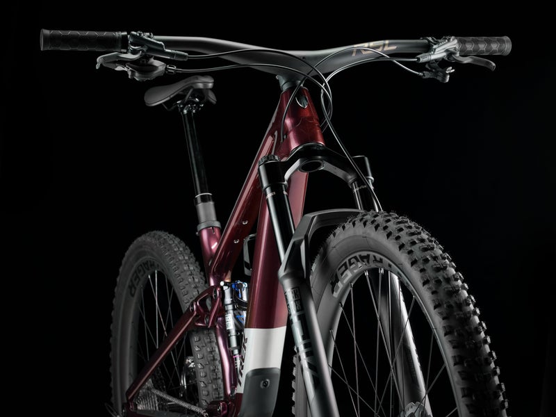 Trek Top Fuel 9.9 XTR Gen 4 t&auml;ysjousto maastopy&ouml;r&auml;